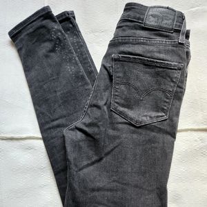 LEVIS 721 High Rise Skinny Size 26